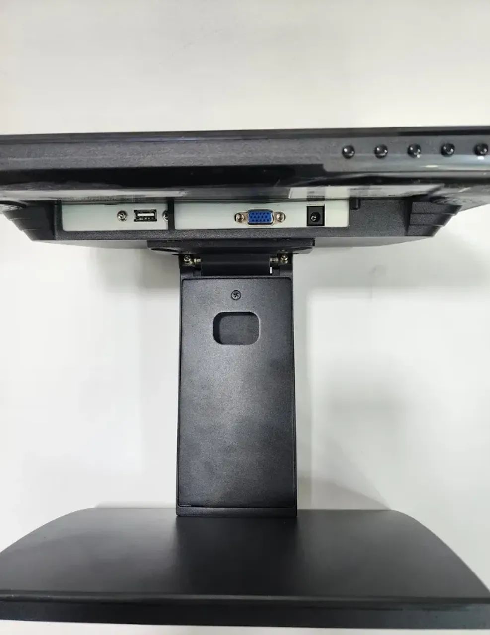 Monitor Lcd Touch Screen 15' 60 Hz Bivolt Preto 110v/220v  - Foto 3
