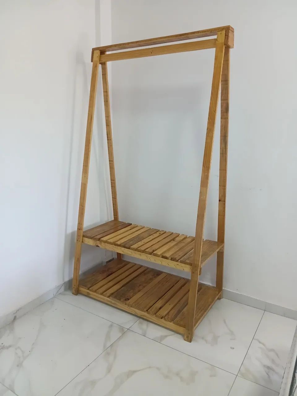 Arara já  envernizada