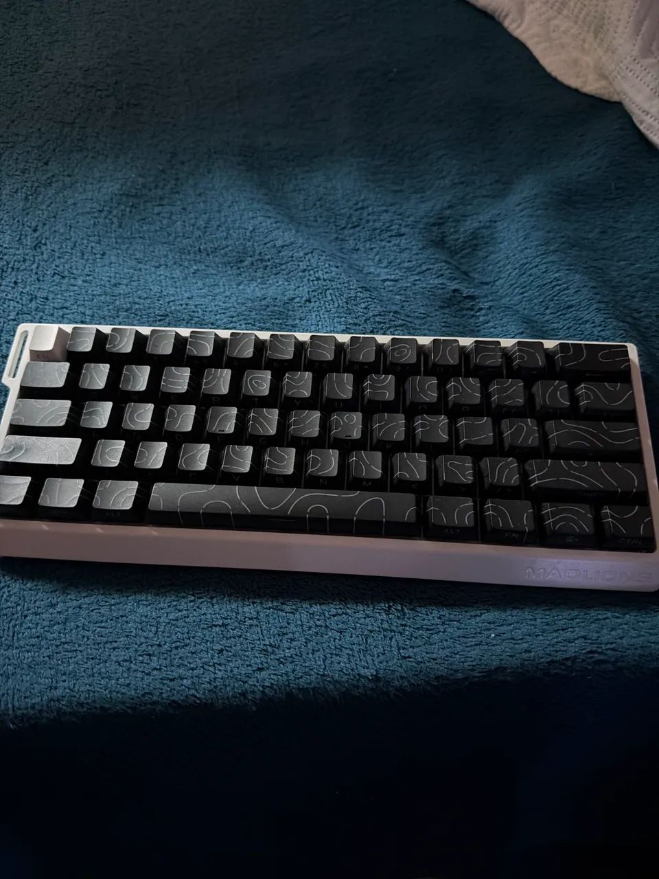 Vende-se teclado magnético 