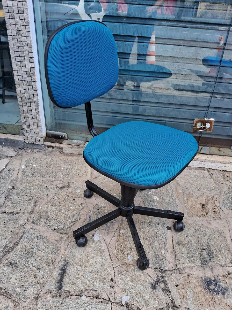 Cadeira giratória reformada  - Foto 2