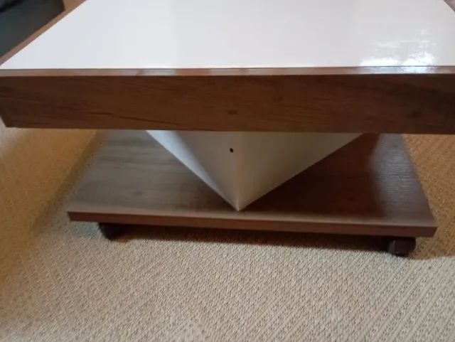 mesa quadrada 63x63 excelente condiçao - Foto 2
