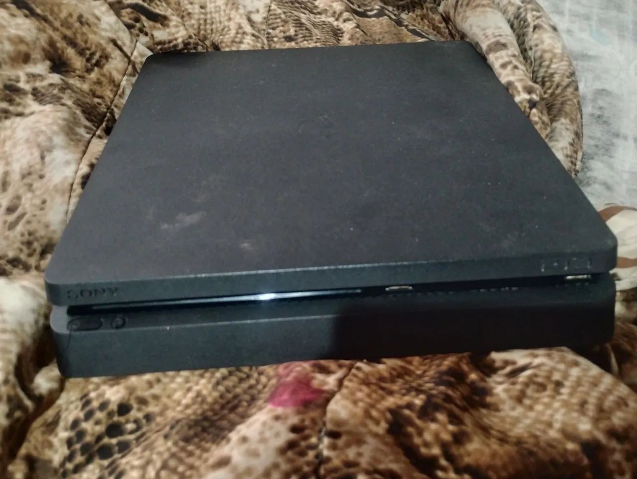 Ps4 slim 