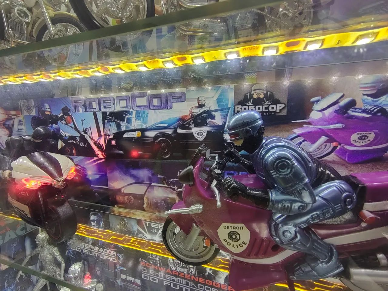Diorama do Chips, Robocop e Exterminador do futurobcom iluminação e figuraso - Foto 4