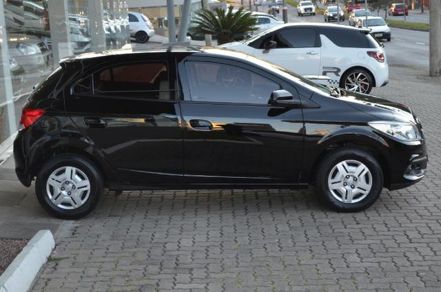 Gm - Chevrolet Onix 1.0 lt flex manual *único dono * 58.000 km - Foto 9