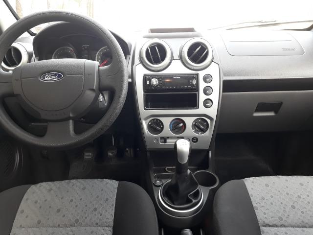 Ford Fiesta Class 1.5, o mais novo e conservado do Brasil - Foto 10