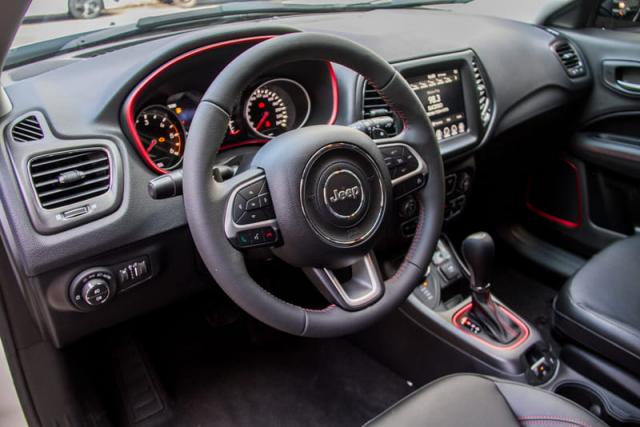 JEEP COMPASS TRAILHAWK 2.0 16V 4X4 AUT DIESEL - Foto 8
