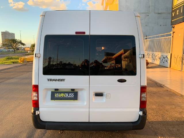 Ford Transit 350L 2013 excelente estado. Opção 20 lugares Ac Troca Ducato Sprinter master - Foto 4