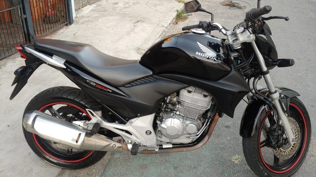 CB 300