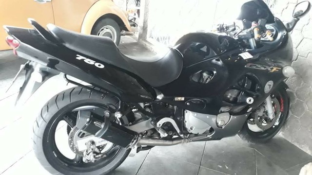 SUZUKI 750CC