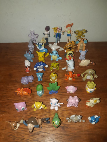 POKÉMON CAÇULINHA