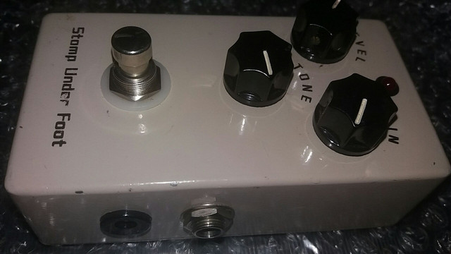 Pedal De Guitarra Stomp Under Foot.