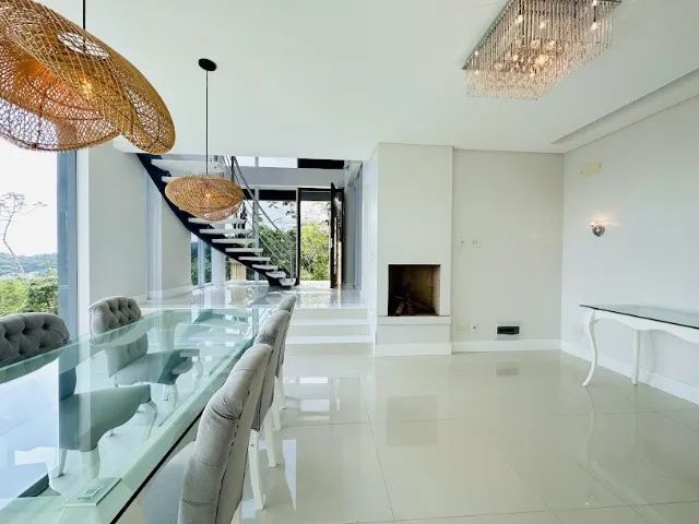Locação Anual - Casa condomínio Fechado com 3 suítes e 6 vagas - Praia Brava - Foto 3