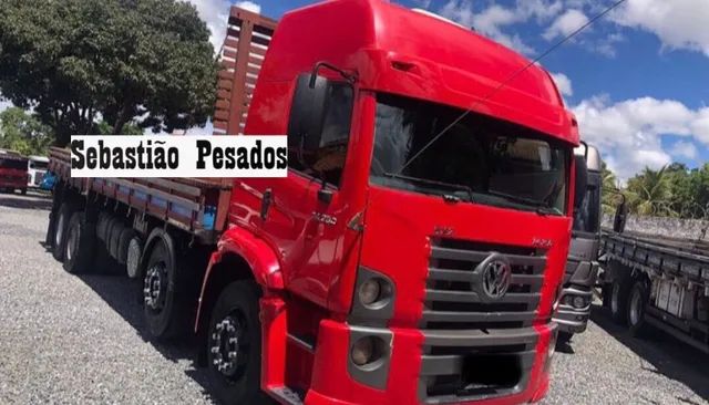 Caminhão Boiadeiro Bi-Truck em Madeira Vermelho