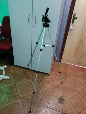 Tripé para câmeras fotográficas e celulares 