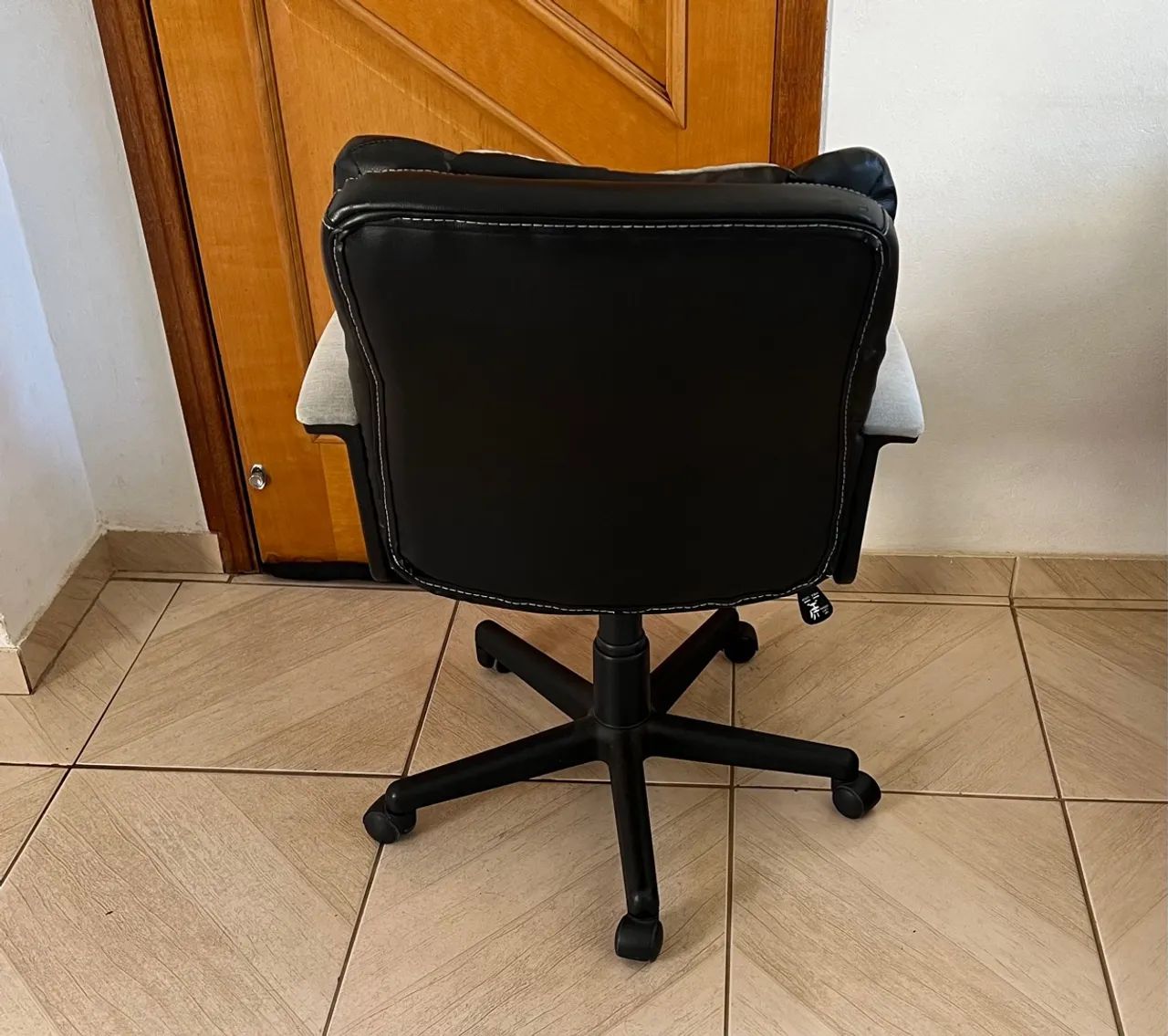 Cadeira escritório giratória - Foto 4