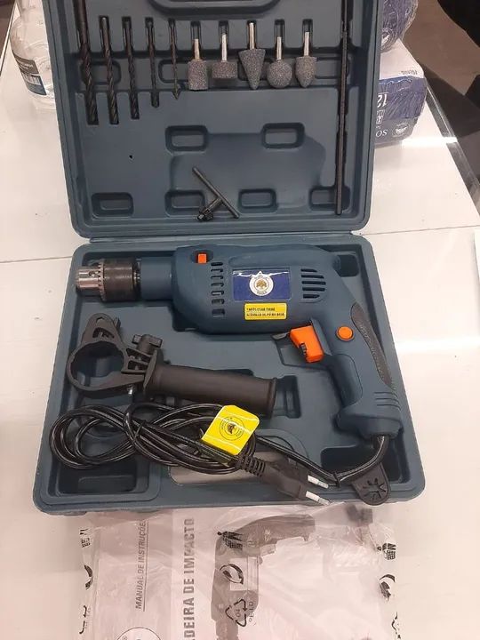 Furadeira de impacto 550w 110v de 1/2 maleta com 28pcs - Foto 3