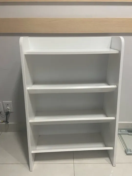 Prateleiras/Porta brinquedos/Sapateira