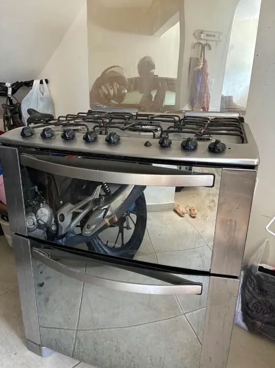 Fogão Electrolux 5 Bocas Usado c/ 2 fornos sendo o de cima não funciona - Foto 2