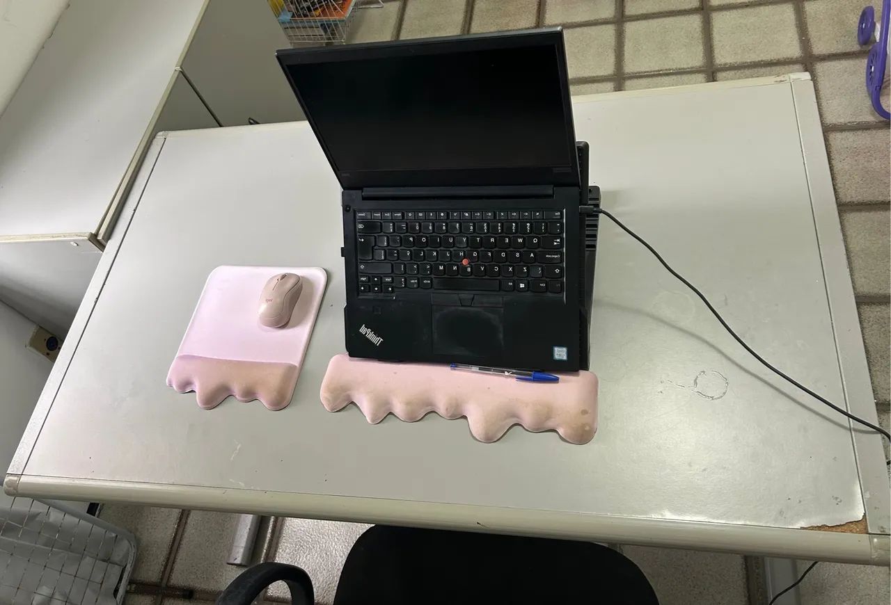 Mesa Escrivaninha cinza - pes de aço - Foto 2