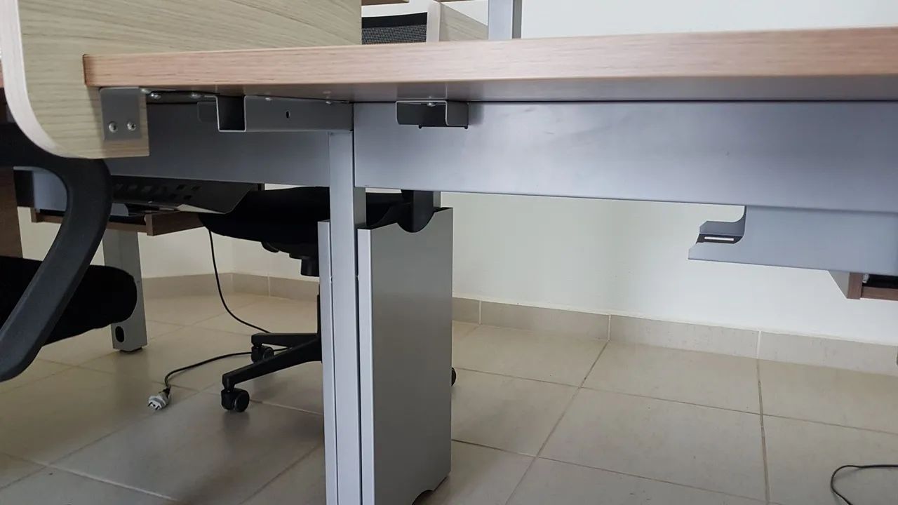 Módulo de Estações de Trabalho + Mesa de Reuniões - Foto 3