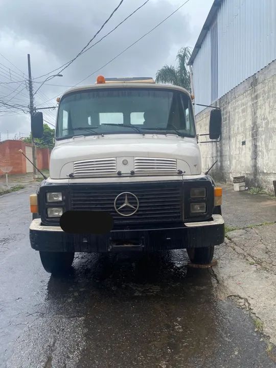 Caminhão Guincho MB