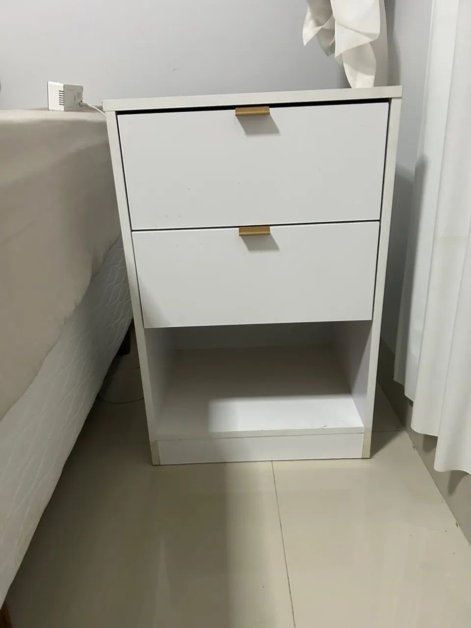 Mesa de cabeceira (criado mudo)63825049532675120