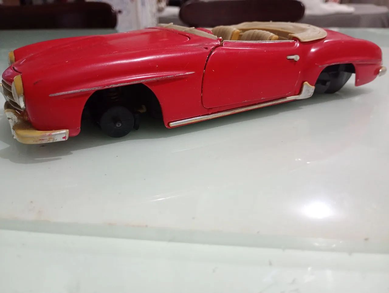 Miniatura Mercedes Benz 190 SL 1955 Escala 1/18 Maisto(para restauro) - Foto 2