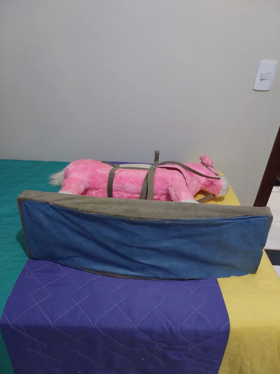 Cavalinho gangorra de madeira peluciado - Foto 3