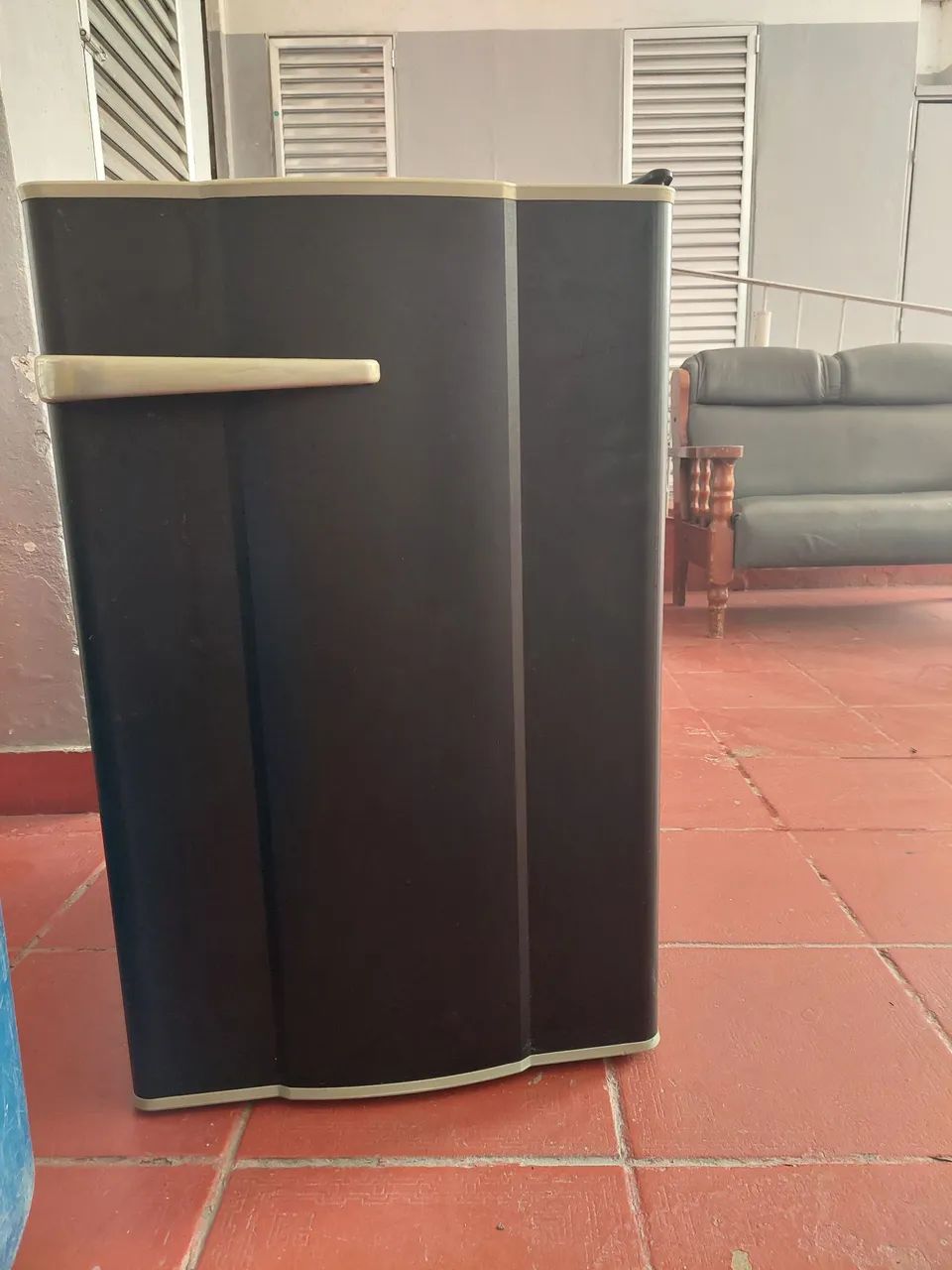 Geladeira Pequena - Ideal para Escritório ou Quarto