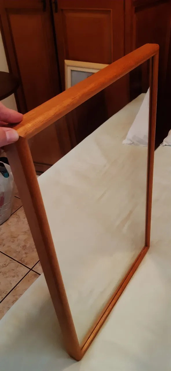 Espelho de madeira com moldura