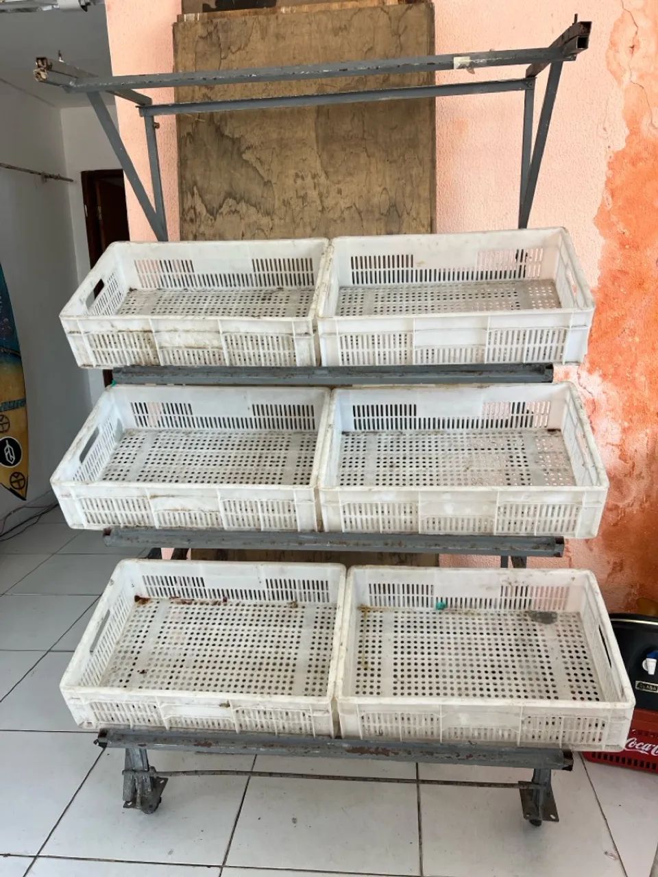 Expositor com 6 cestos para comércio