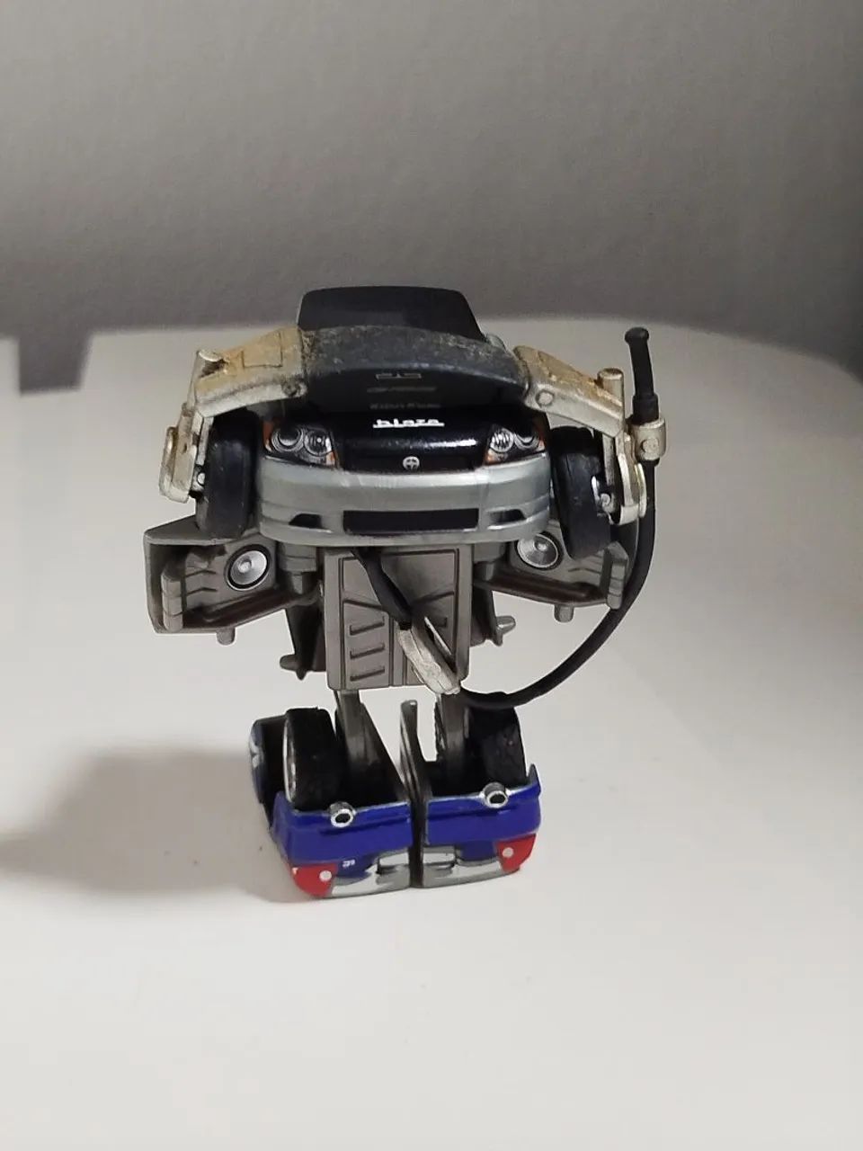 Transformers Scion Robô Rádio 