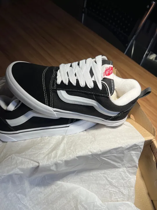 Tênis Knu Skool Black True White vans