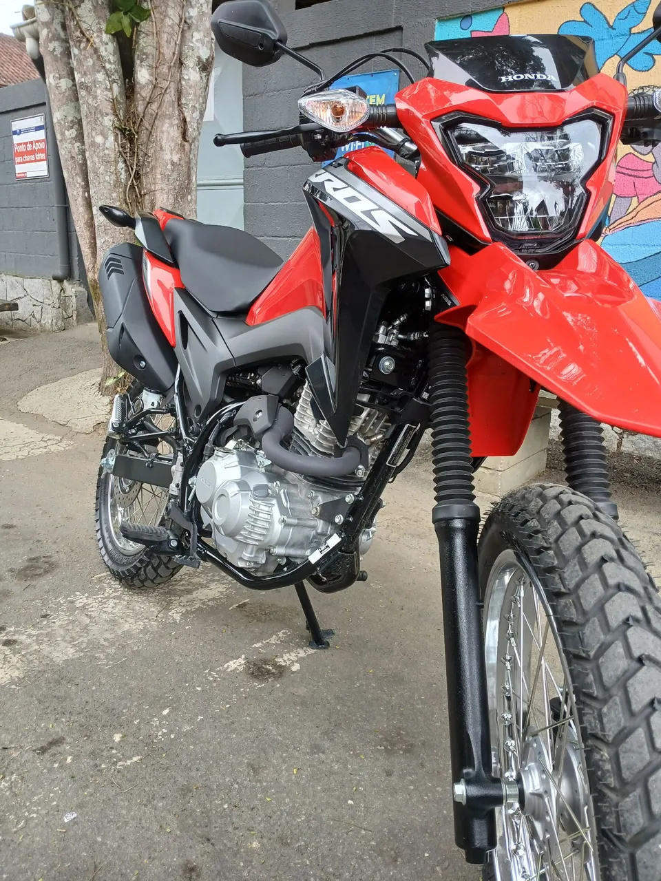 Vendo bros ano 2025 moto zerada