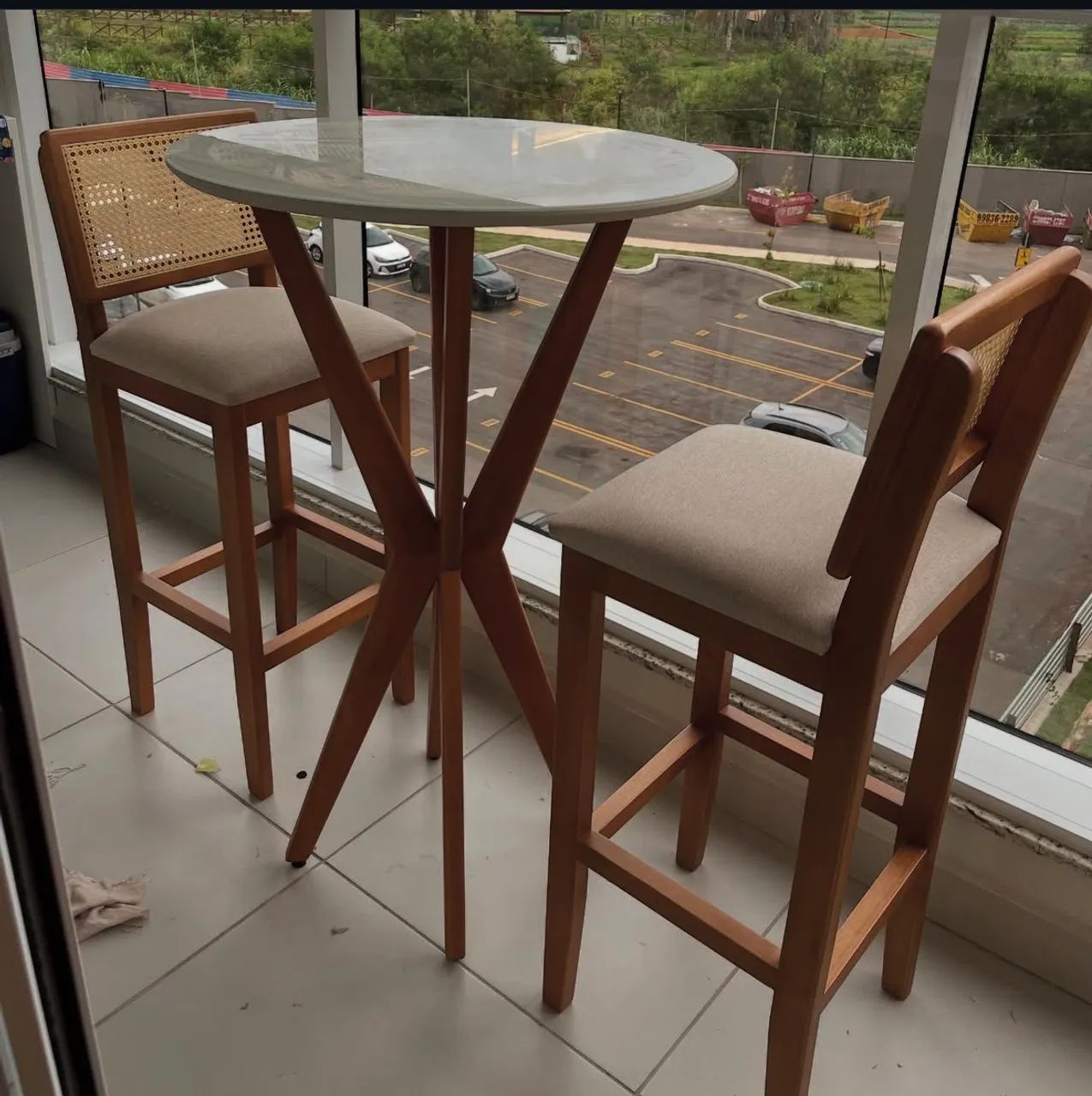 Mesa Bistrô Lia 