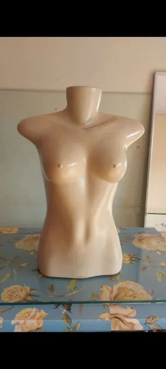 Balcão de Loja em MDF Branco, manequim  - Foto 6