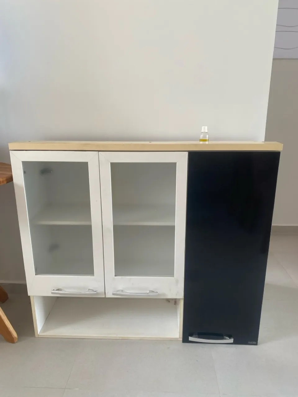 Armário de cozinha com design moderno