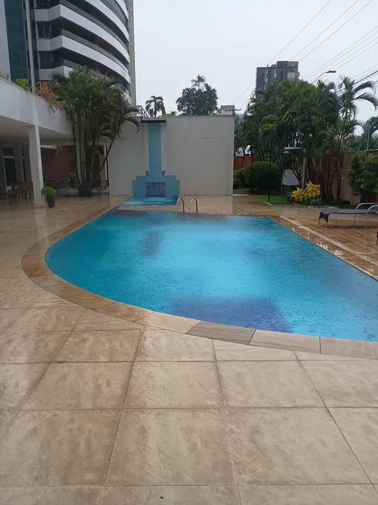 Apartamento 3 Suítes semi-mobiliado. Ponta Negra, com vista para o Rio.