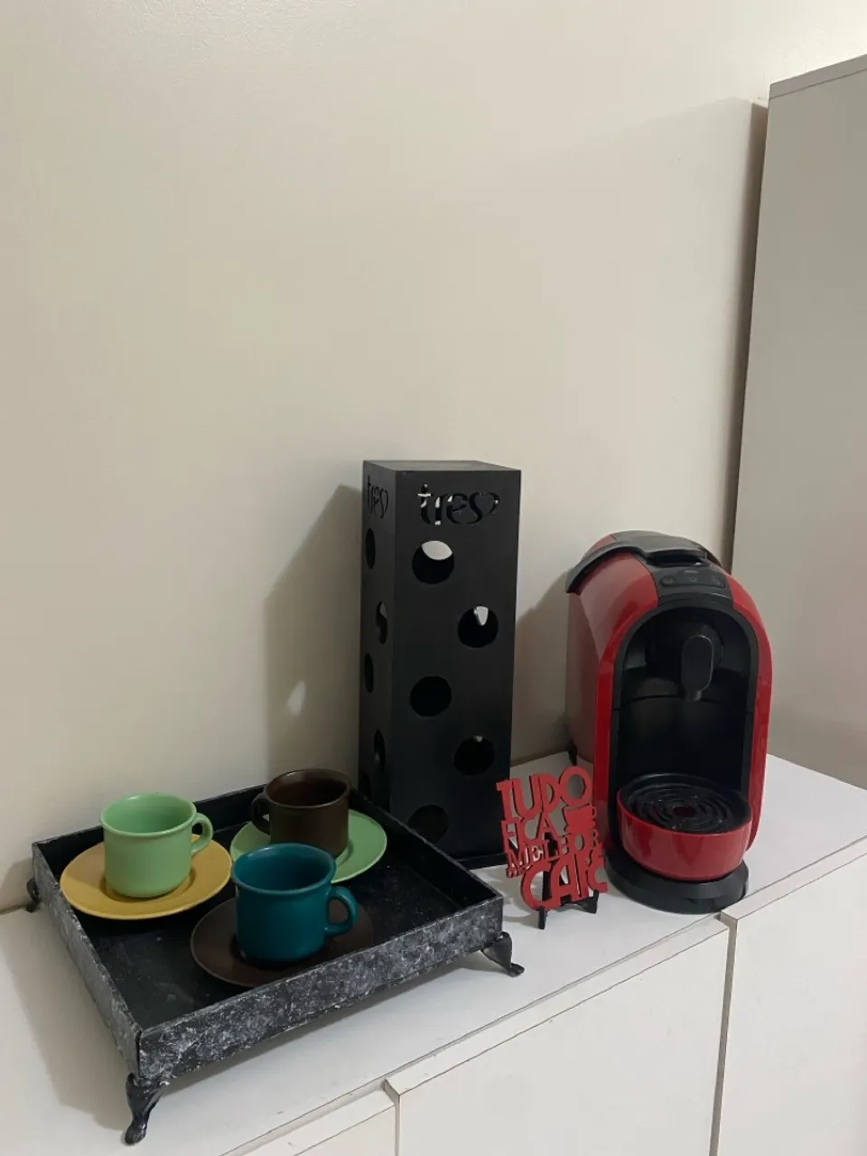 Cafeteira 3 corações + jogo de xícaras + porta cápsulas + bandeja