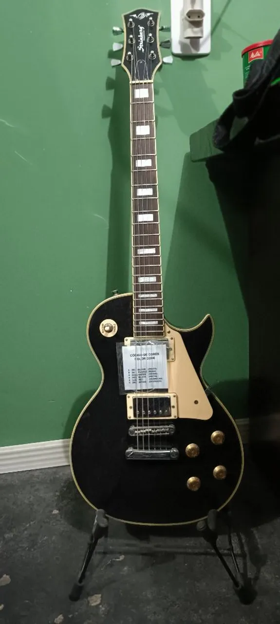 Guitarra Strinberg Les Paul Black + Amplificador