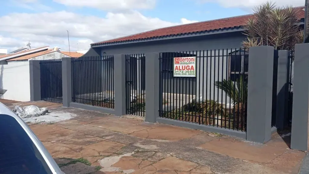 Locação de Casas / Padrão na cidade de ARAPONGAS