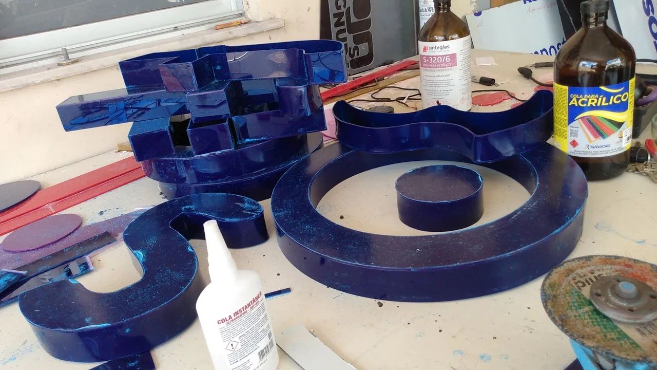 Comunicação em placas acrílico e acm fachadas - Foto 2