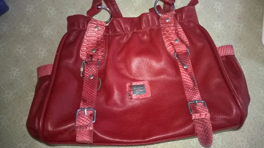 bolsa vermelha em couro - Foto 4