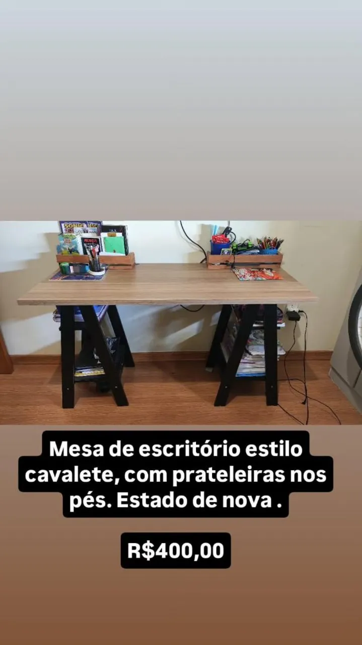 Escrivaninha estilo cavalete com prateleiras