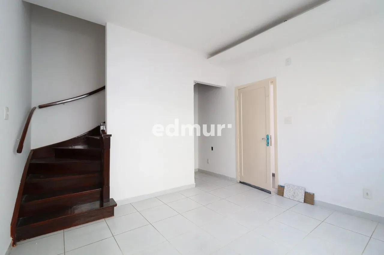 SOBRADO para ALUGUEL com 80m² no bairro Vila Assunção com 2 quartos e 0 vagas. Santo André
