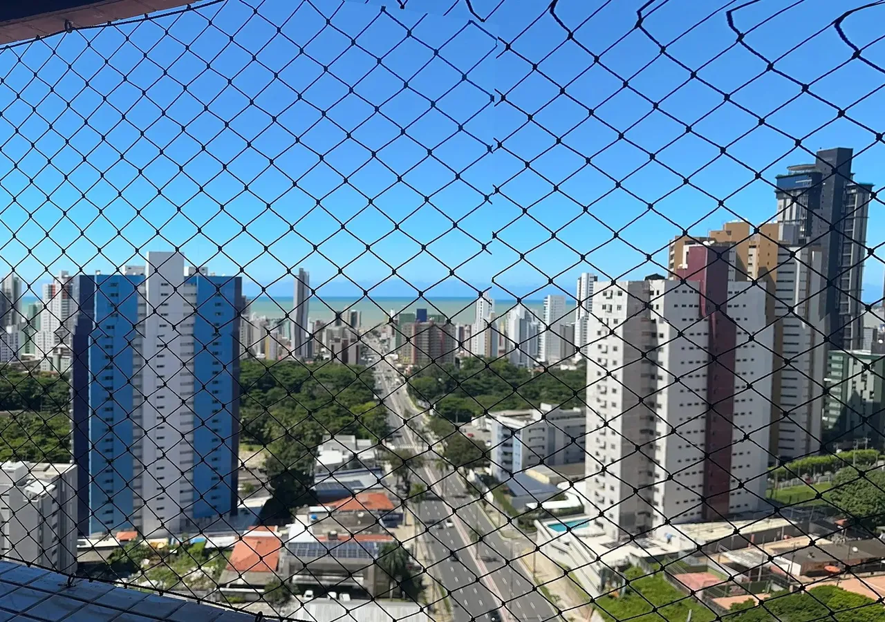Vendo ou Alugo excelente apto de 4 quartos, sendo 2 suites no Miramar, vista mar