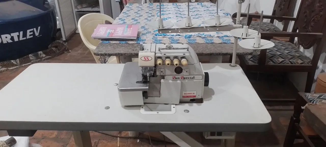 Máquina de Costura Interloque Sun Special SS-4805 W