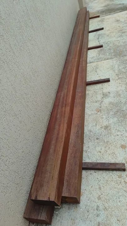 Vigas de madeira angelim vermelho 