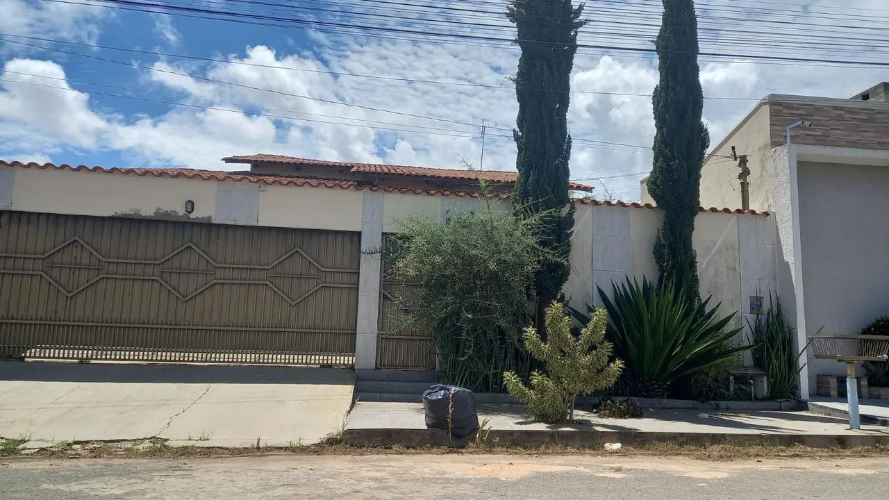 Casa à venda no Bairro Estância Itanhangá - Caldas Novas - GO