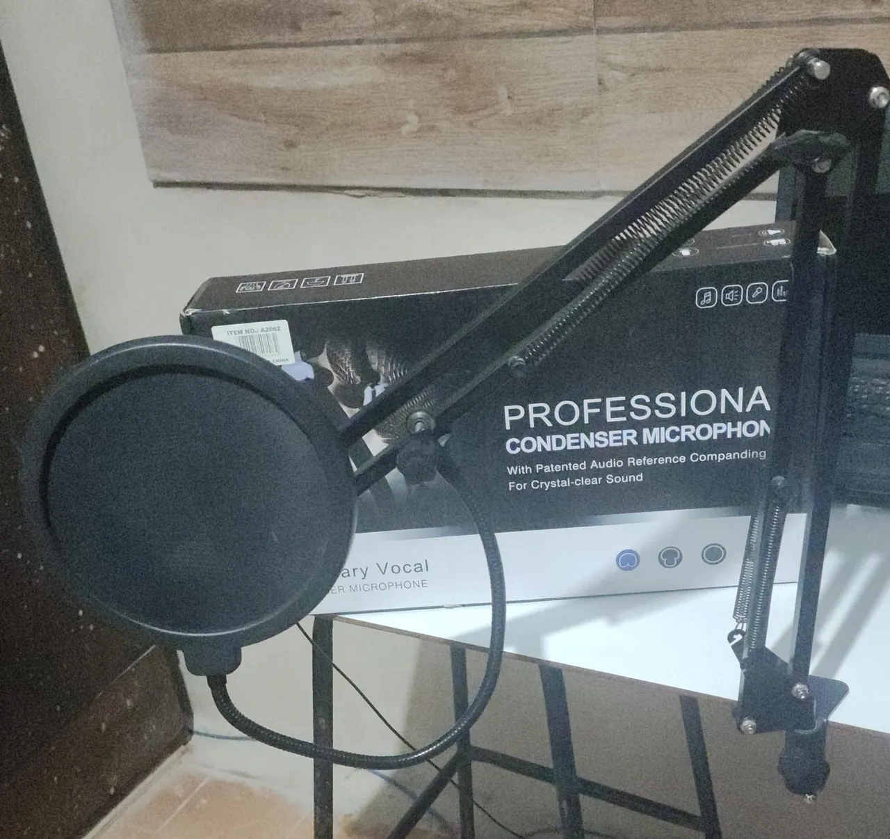 Microfone Condensador Profissional com Filtro Anti-Pop
